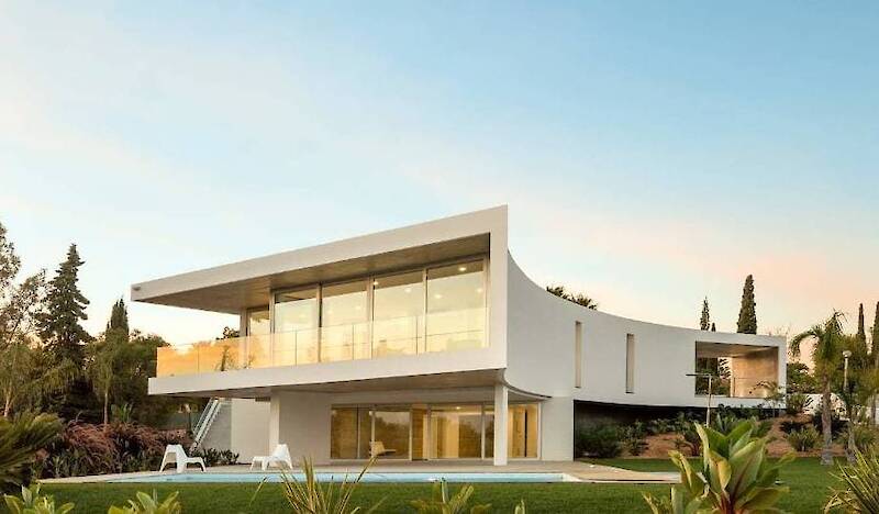 House in Alcalar by Vitor Vilhena Arquitectura