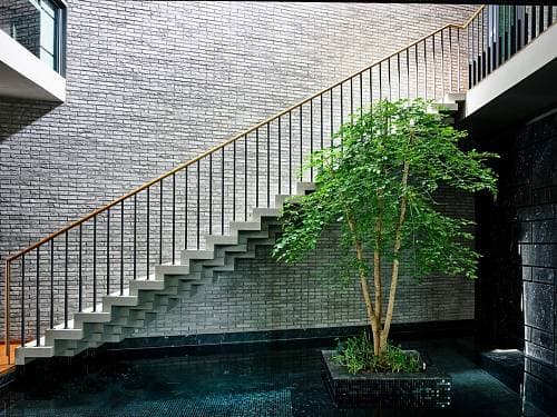 Surprising Seclusion, Binchang Rise, Singapore