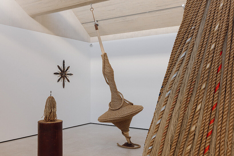 Rope sculptures explore labor and collective resistance