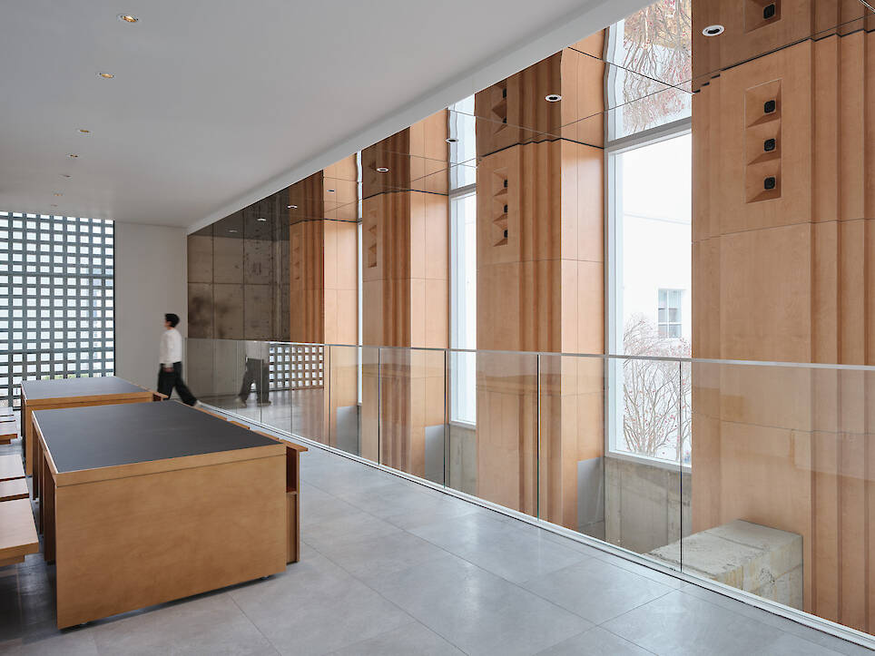 Coffee or Tea: Third Places, Kiosks, and the Retail Architecture of Duration