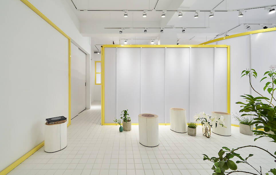 Coffee or Tea: Third Places, Kiosks, and the Retail Architecture of Duration