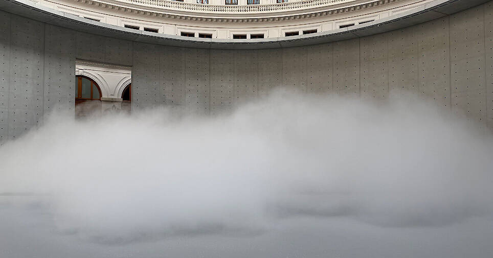 Living fog cloud by fujiko nakaya fills tadao ando’s rotunda at paris’s bourse de commerce