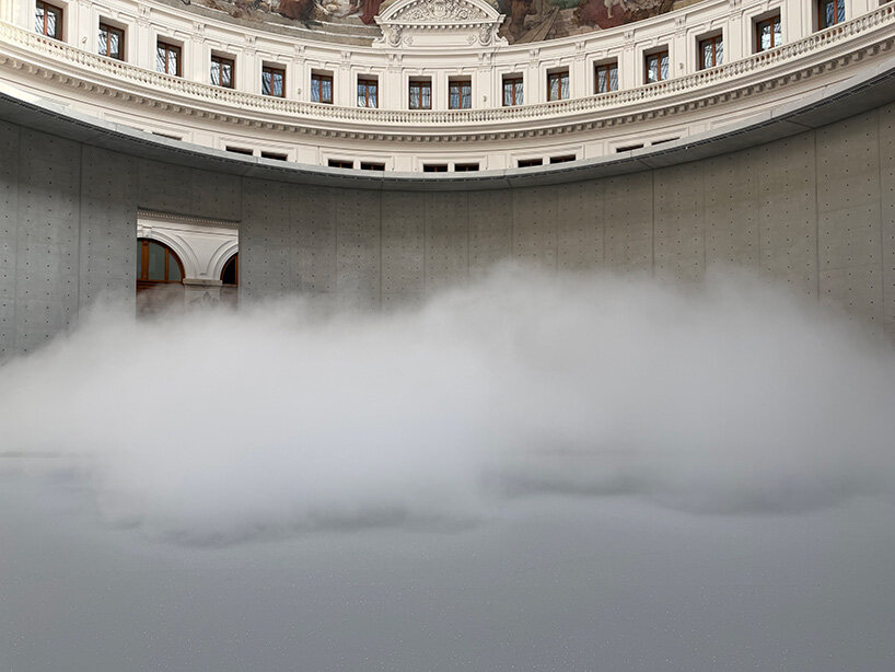 Living fog cloud by fujiko nakaya fills tadao ando’s rotunda at paris’s bourse de commerce