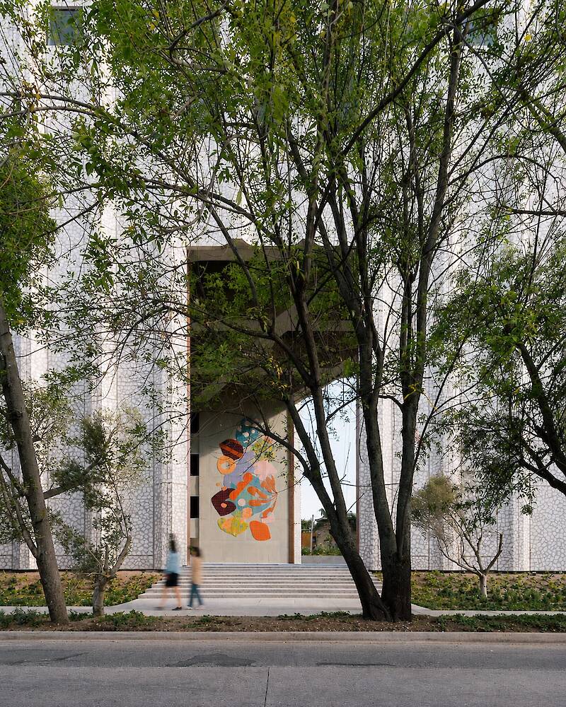 In Guadalajara, a Ceramic Tile Mural Mimics a Sun-Drenched Ecosystem