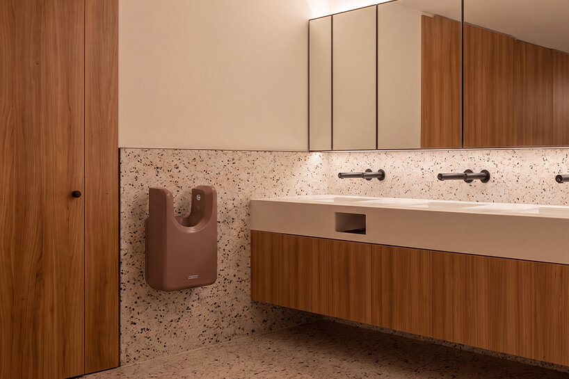 Mediclinics’ u-flow hand dryer merges ergonomics with unlimited color customization