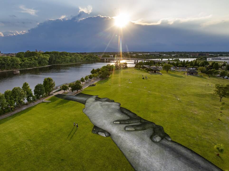 23,000-Square-Foot Clasping Arms Celebrate Community Resilience in Minneapolis