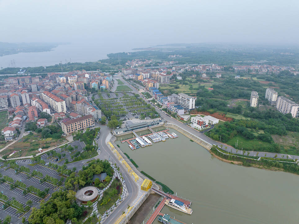 Buildings of Liangzi Lake Changling Ferry / UP Architecture