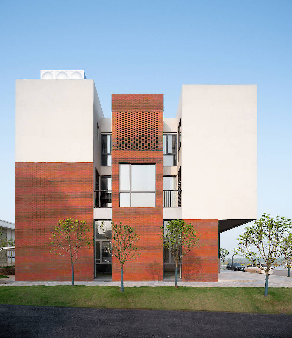 Buildings of Liangzi Lake Changling Ferry / UP Architecture