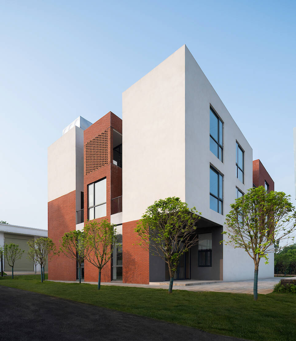 Buildings of Liangzi Lake Changling Ferry / UP Architecture