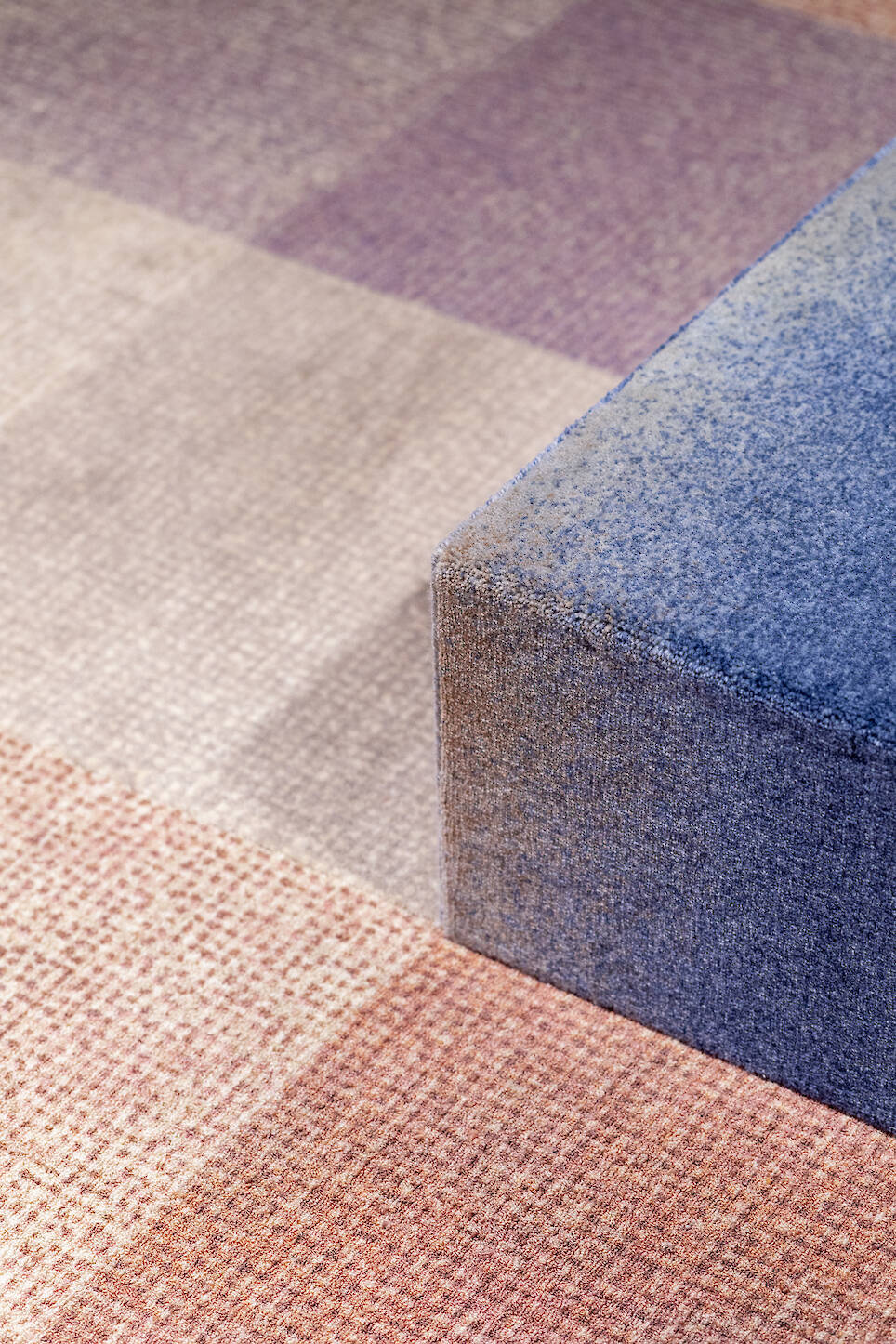 At 3daysofdesign, ege Carpets Mounted an Immersive Display Tying Shape to Sense