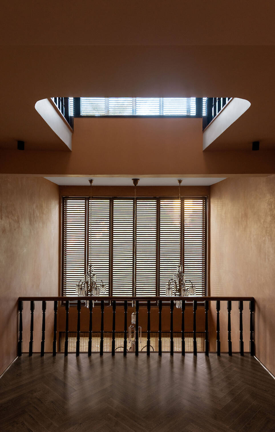 A Tale of Tinted Courts Residence / Architects Collaborative