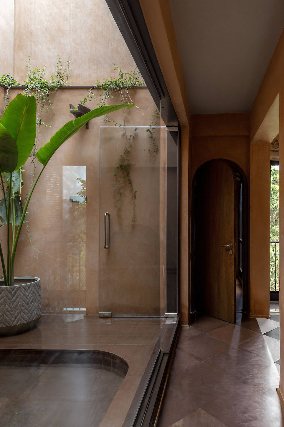 A Tale of Tinted Courts Residence / Architects Collaborative