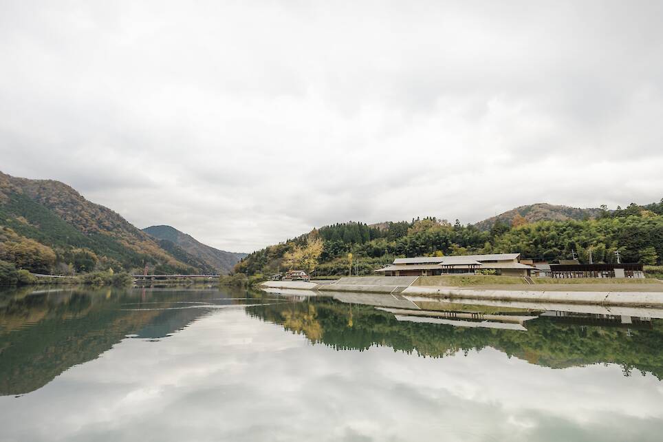 Misato Canoe Boathouse / STUDIO YY