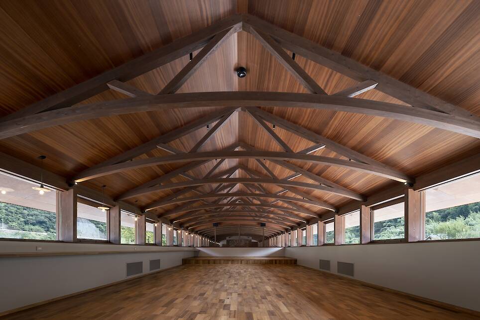 Misato Canoe Boathouse / STUDIO YY
