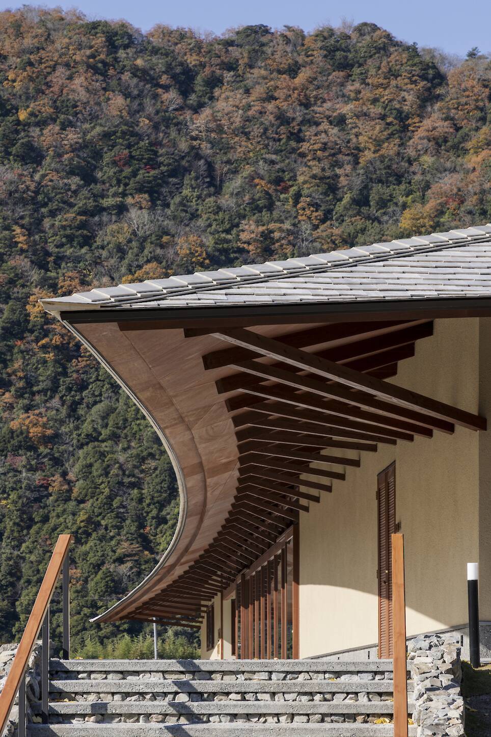 Misato Canoe Boathouse / STUDIO YY