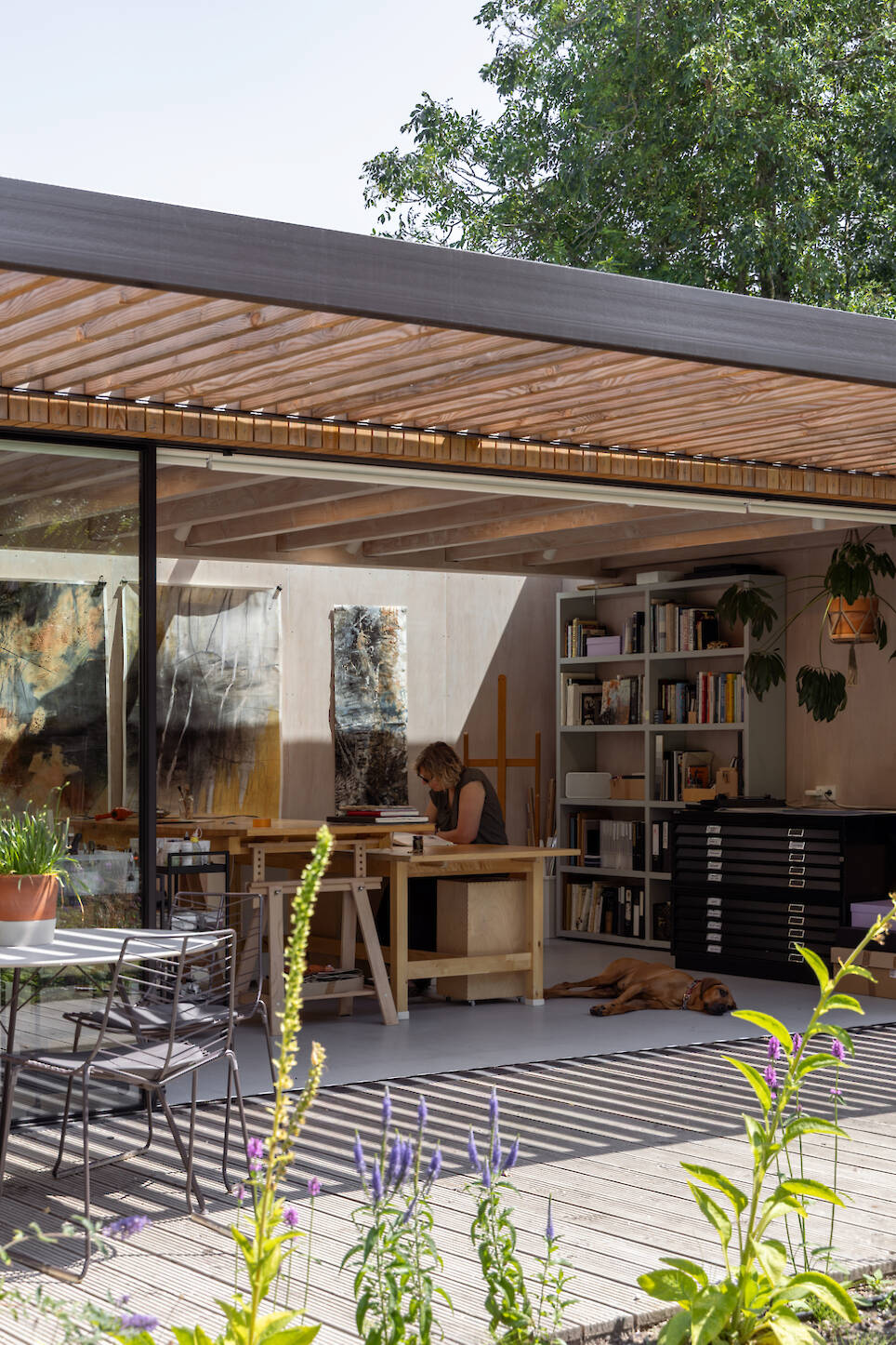 The new painter's studio can be opened up to the garden