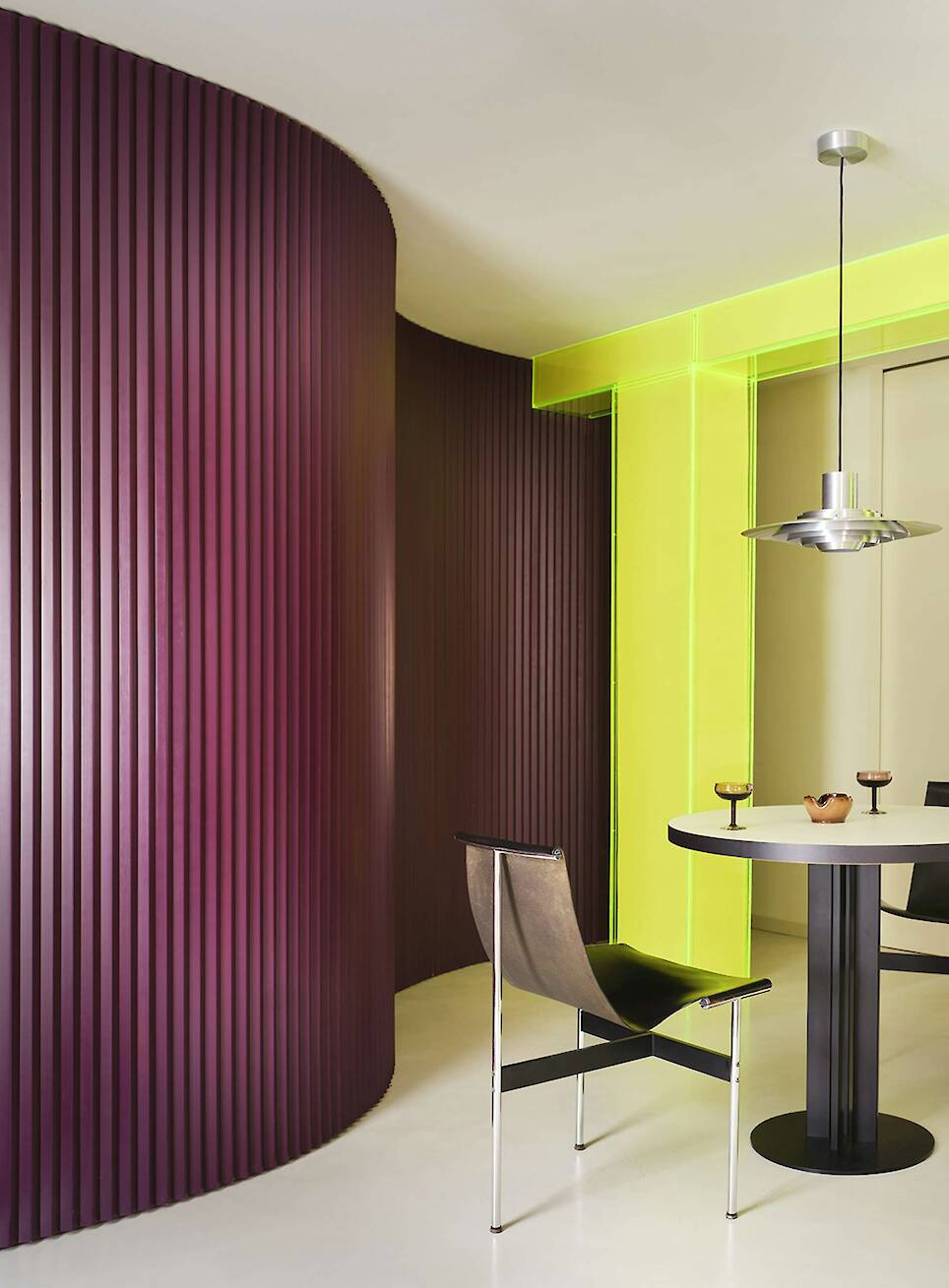 This Eye-Popping Madrid Apartment Overachieves on Its Only Goal - Photo 3 of 13 -