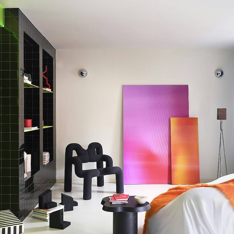 This Eye-Popping Madrid Apartment Overachieves on Its Only Goal