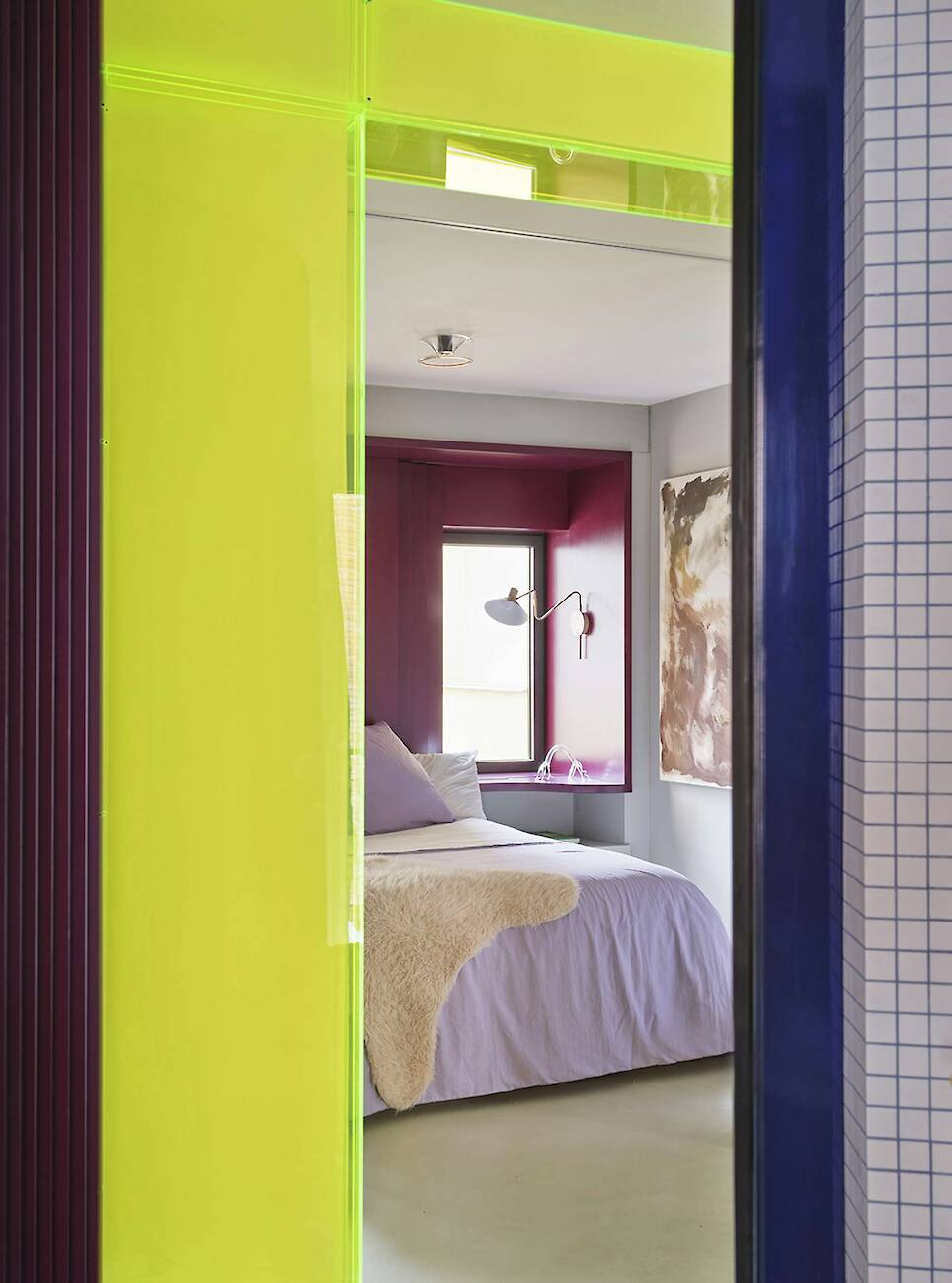 This Eye-Popping Madrid Apartment Overachieves on Its Only Goal - Photo 8 of 13 -
