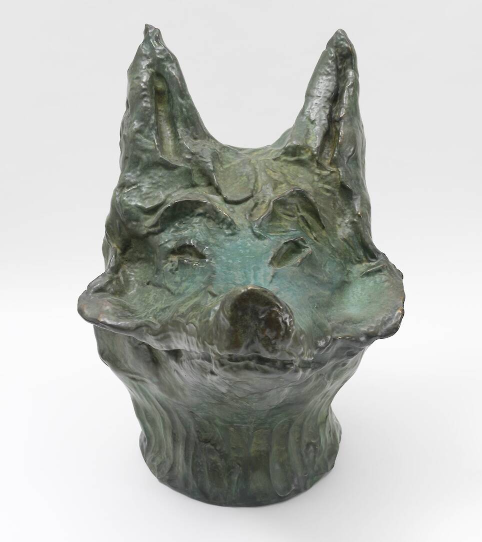 Jaune Quick-to-See Smith, “Urban Trickster” (2021), cast bronze, 28 x 20 1/2 x 24 inches