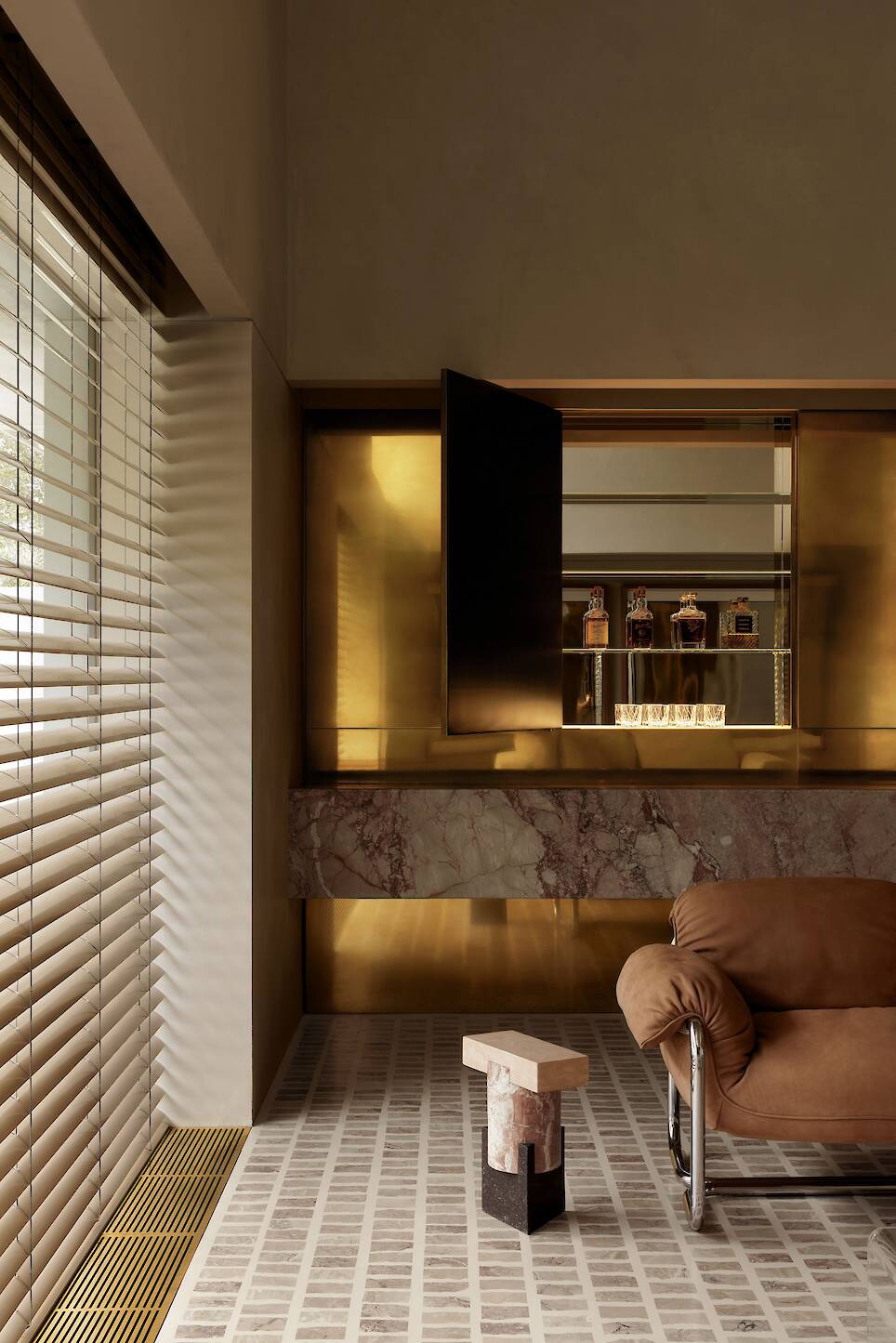 Open bar unit in lounge space