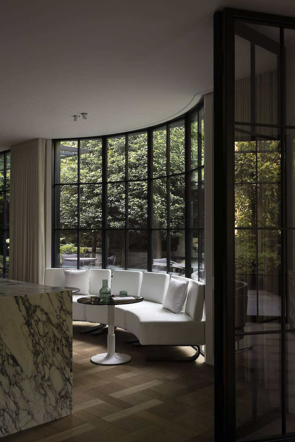 A Vancouver Addition Blurs the Line Between House and Garden