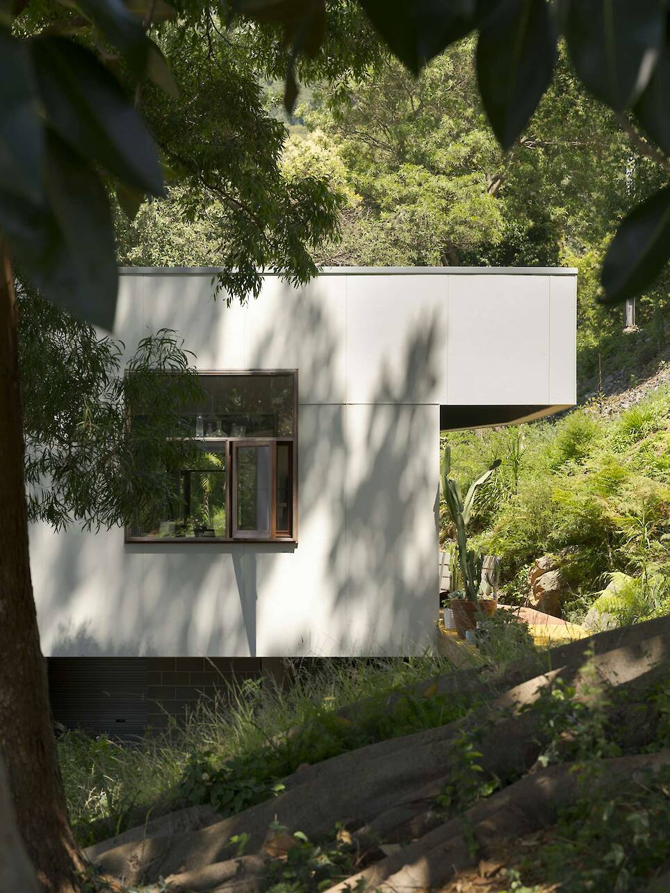 Who Needs an Ocean View? Not This Introverted Australian Home - Photo 3 of 20 -