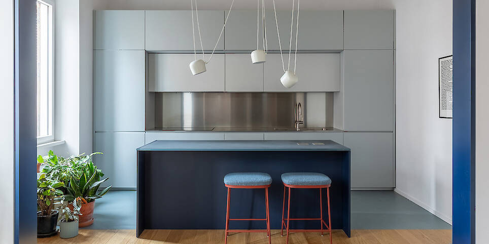 a-contemporary-interior-defined-by-colour-rhythm-and-identity-3-6a84668162adb