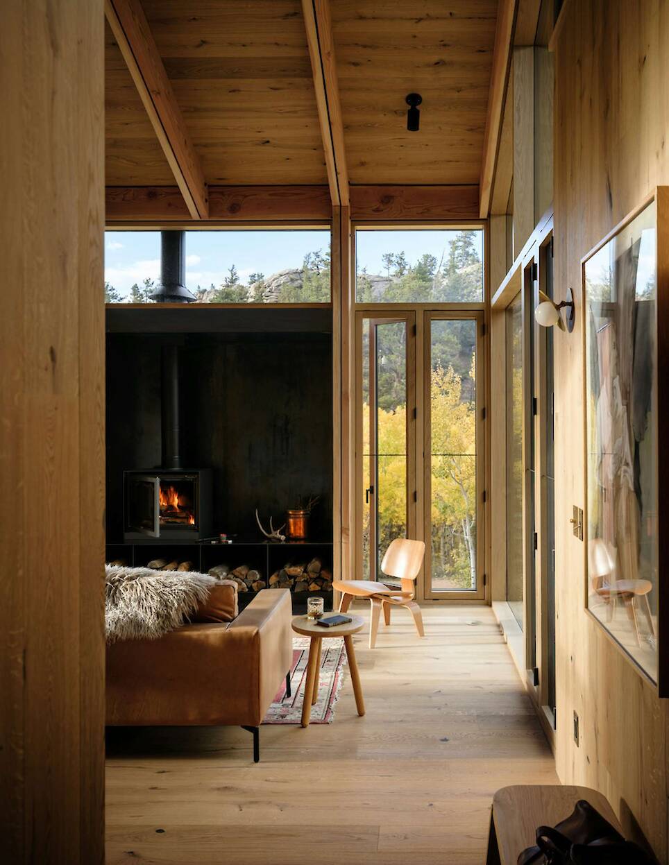The Roof Also Forms a Wall at This Soaring Colorado Cabin - Photo 12 of 17 -