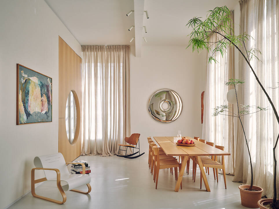 a london apartment by Piercy&Co, titled Apartment 21, with wooden interior and highly crafted details and organic feel
