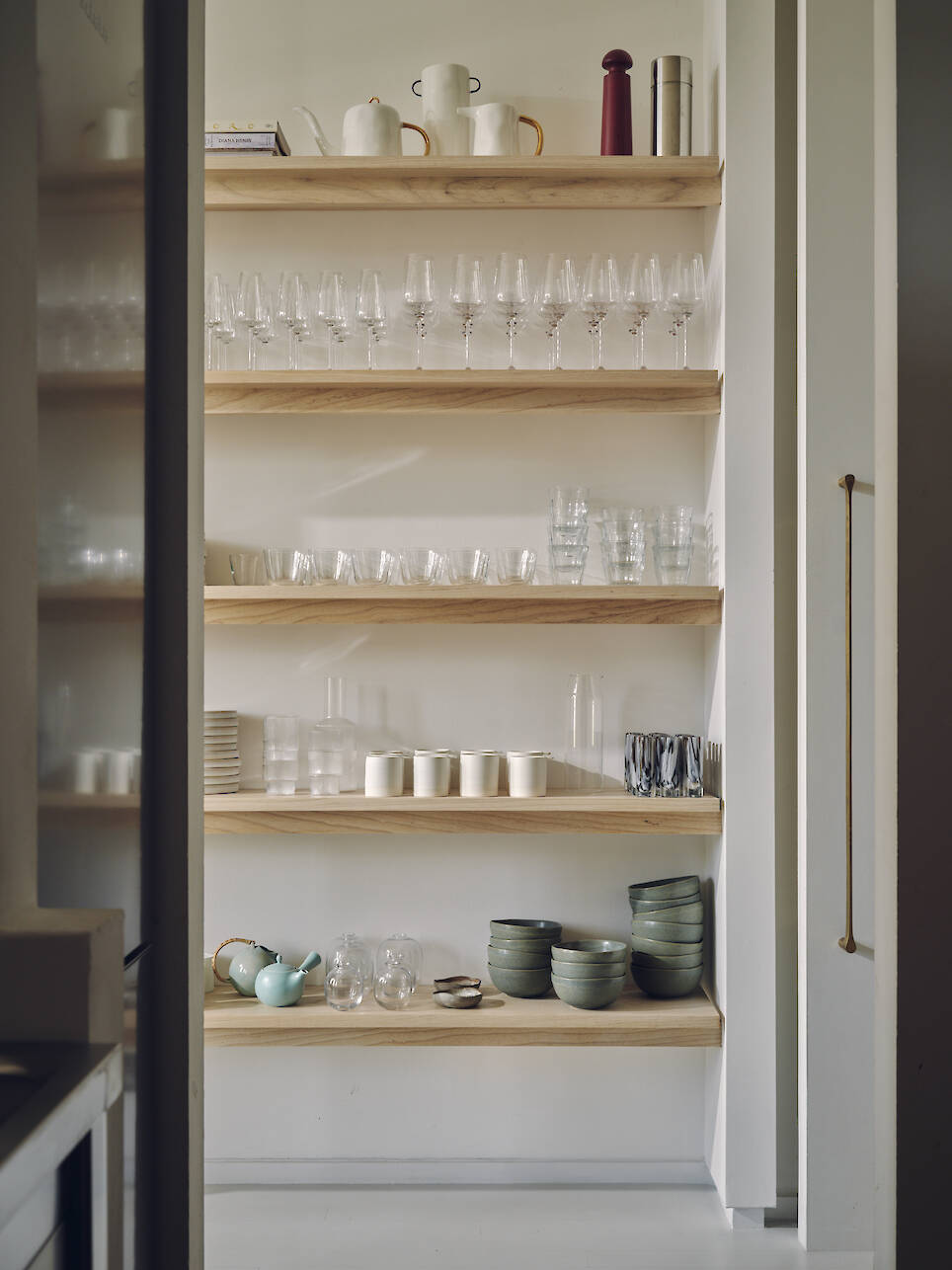a london apartment by Piercy&Co, titled Apartment 21, with wooden interior and highly crafted details and organic feel