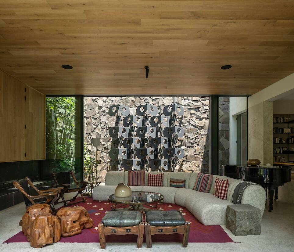 A Pink Stair With an Atrium and Bookshelves Revives This 1930s Mexico City Home - Photo 6 of 15 -