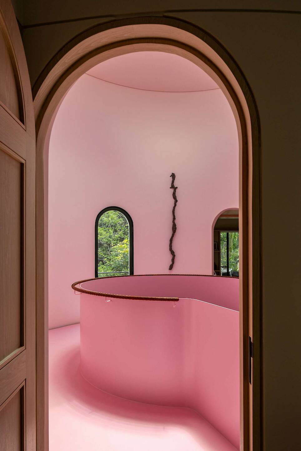 A Pink Stair With an Atrium and Bookshelves Revives This 1930s Mexico City Home - Photo 5 of 15 -