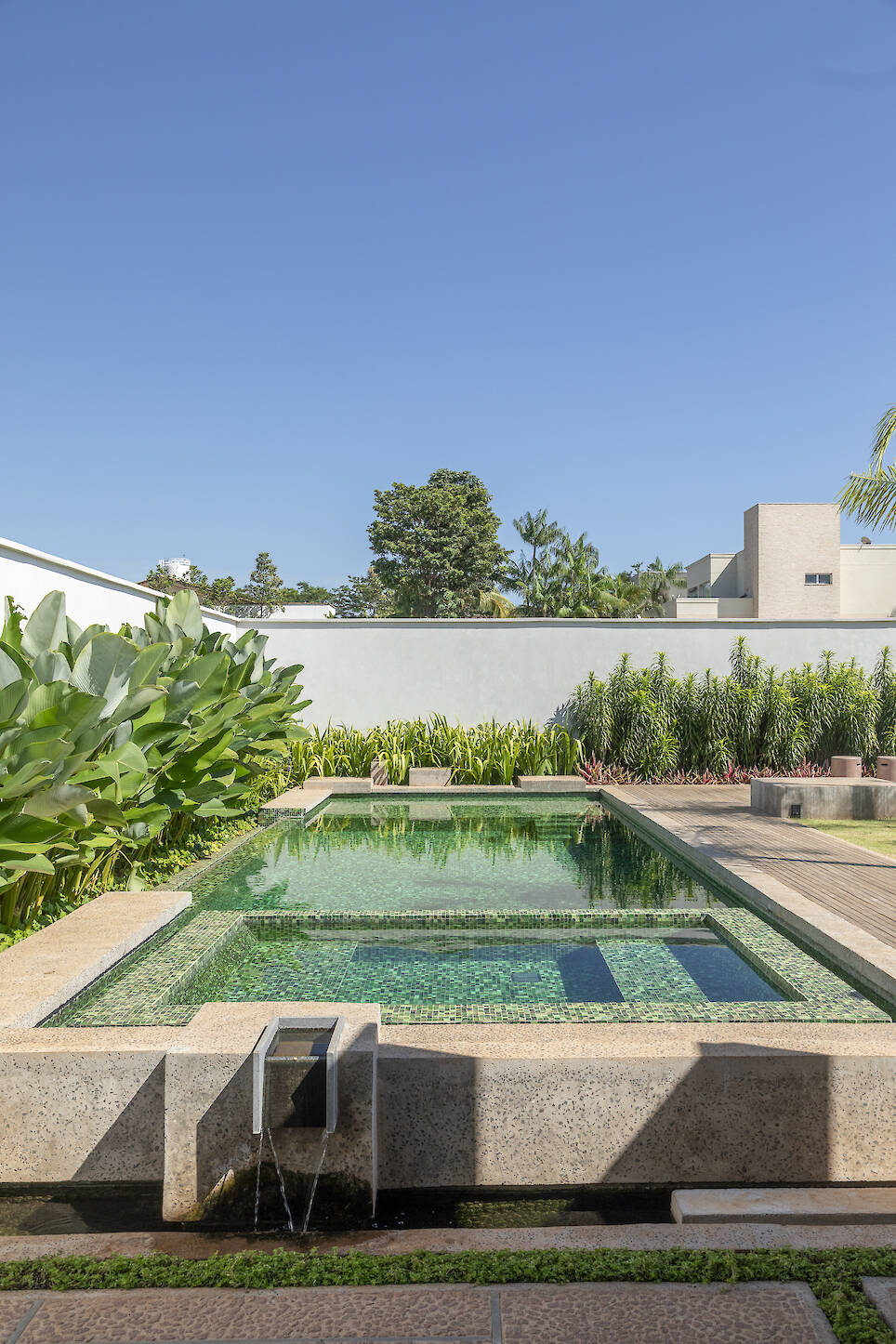 Views of the garden, landscaped by LF Paisagismo