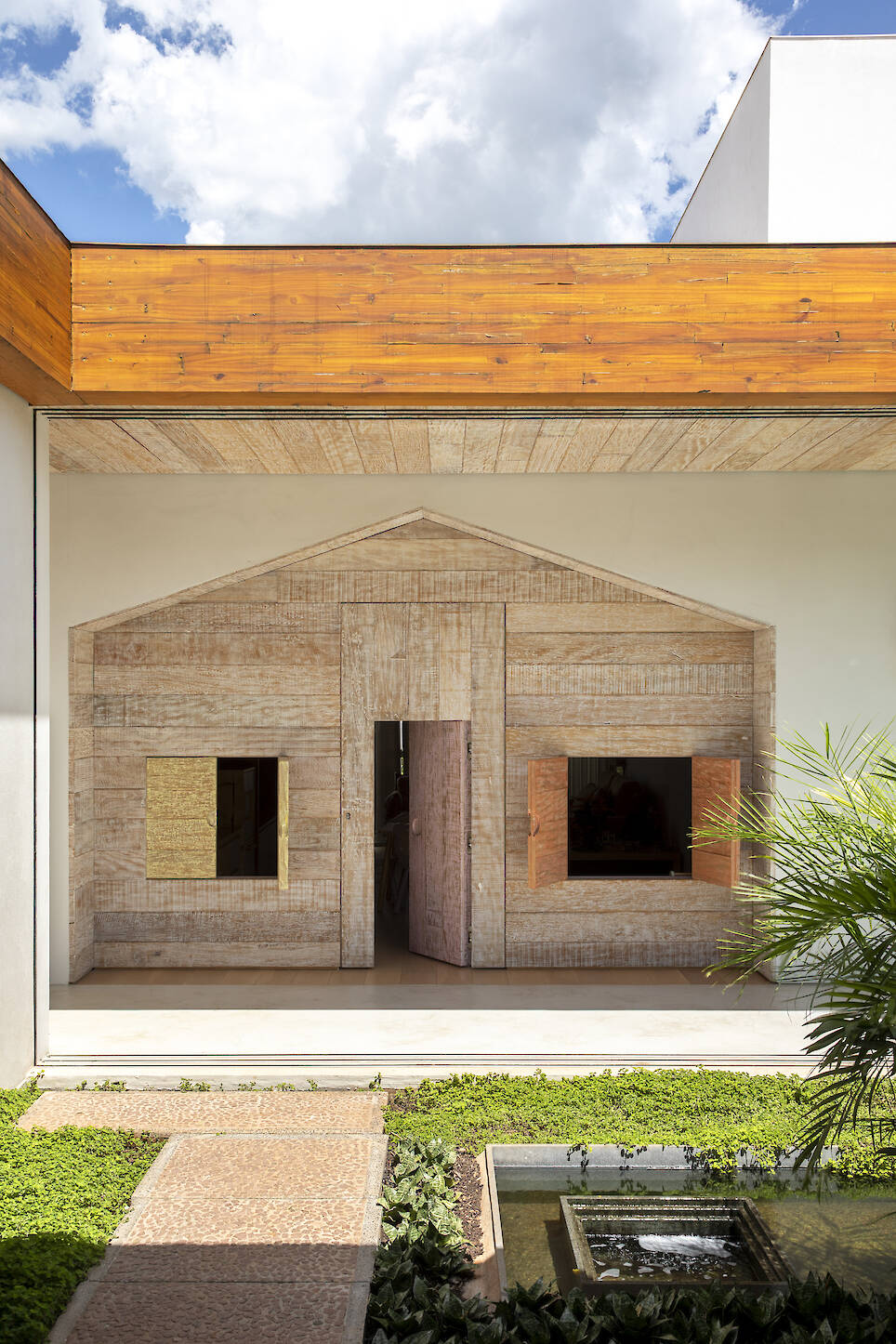 Views of the garden, landscaped by LF Paisagismo