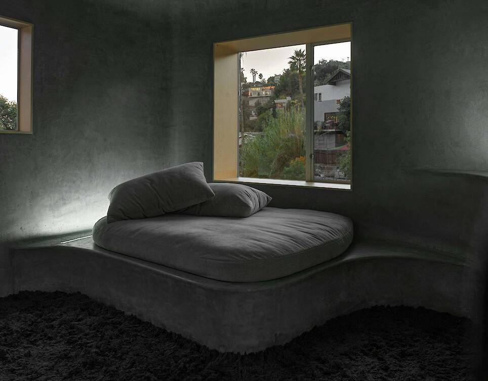 This Monolithic Home in Los Angeles References the City’s First Museum - Photo 14 of 15 -