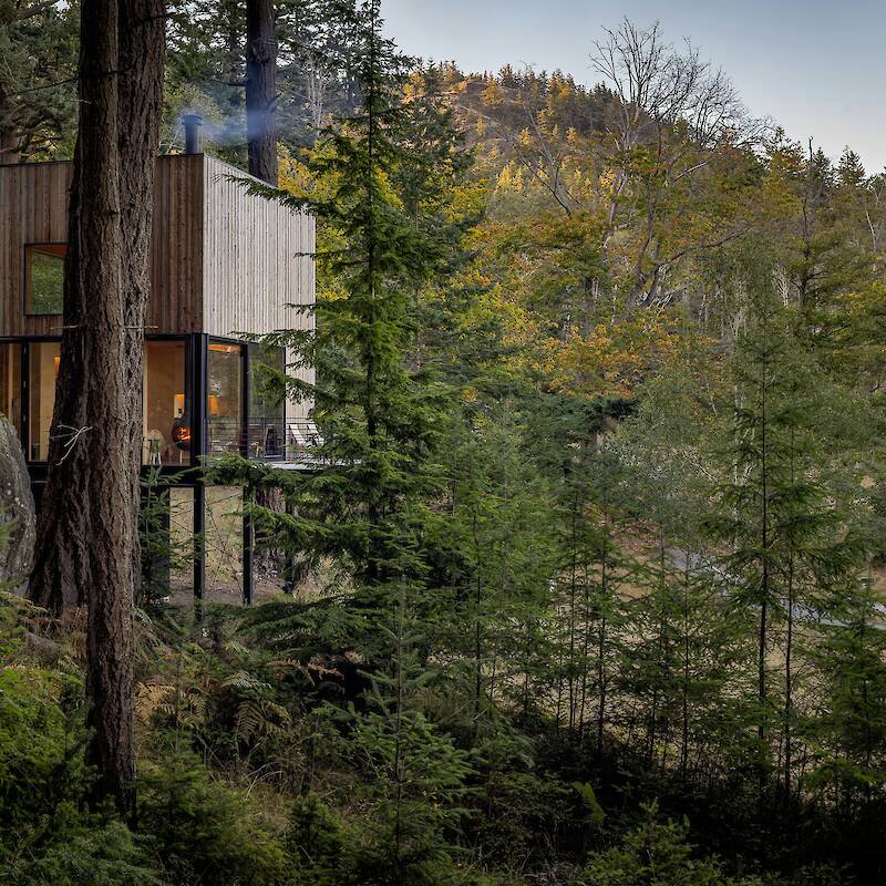 Corbusier and Thoreau Inspired This 400-Square-Foot Washington Retreat