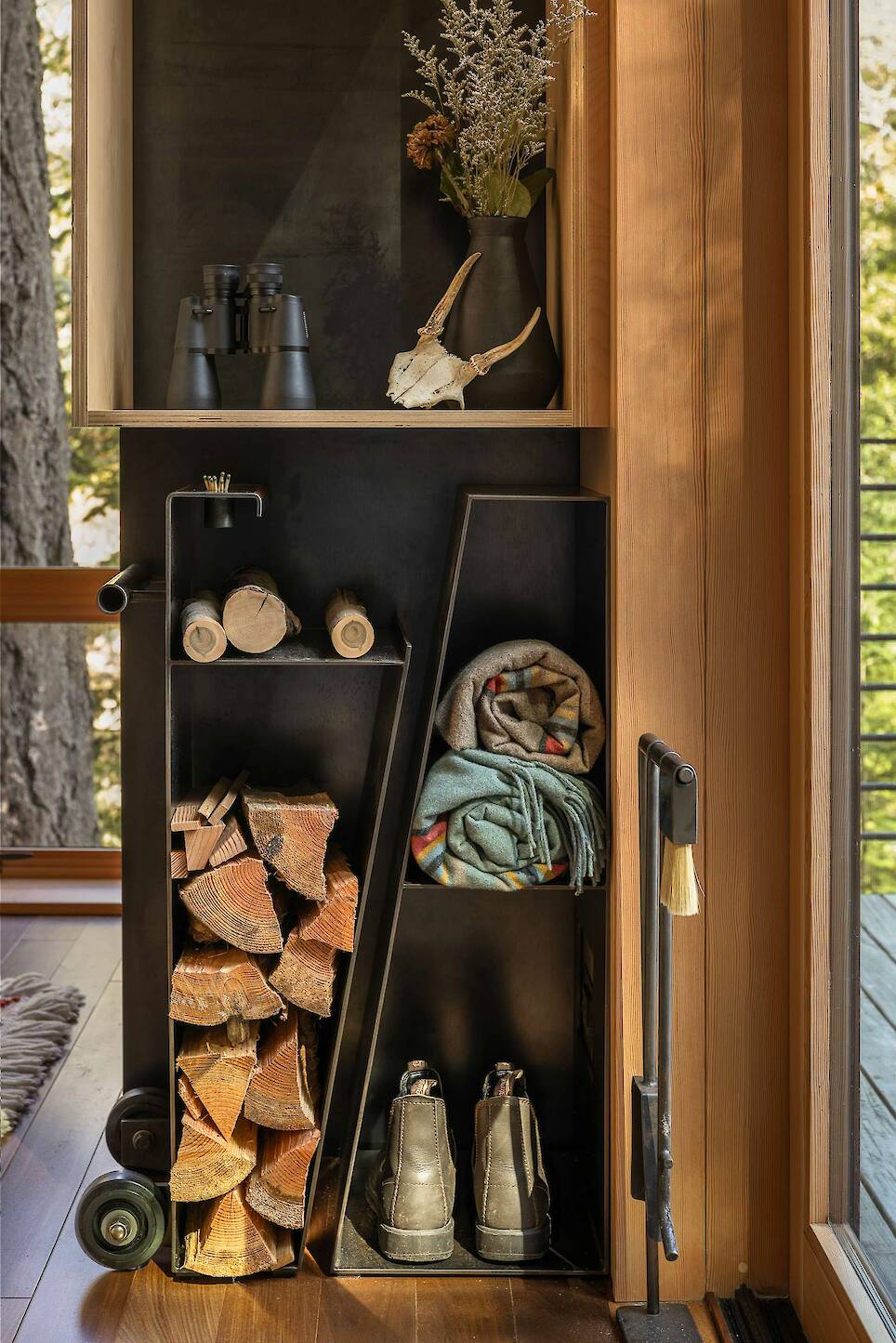 Corbusier and Thoreau Inspired This 400-Square-Foot Washington Retreat - Photo 6 of 11 -