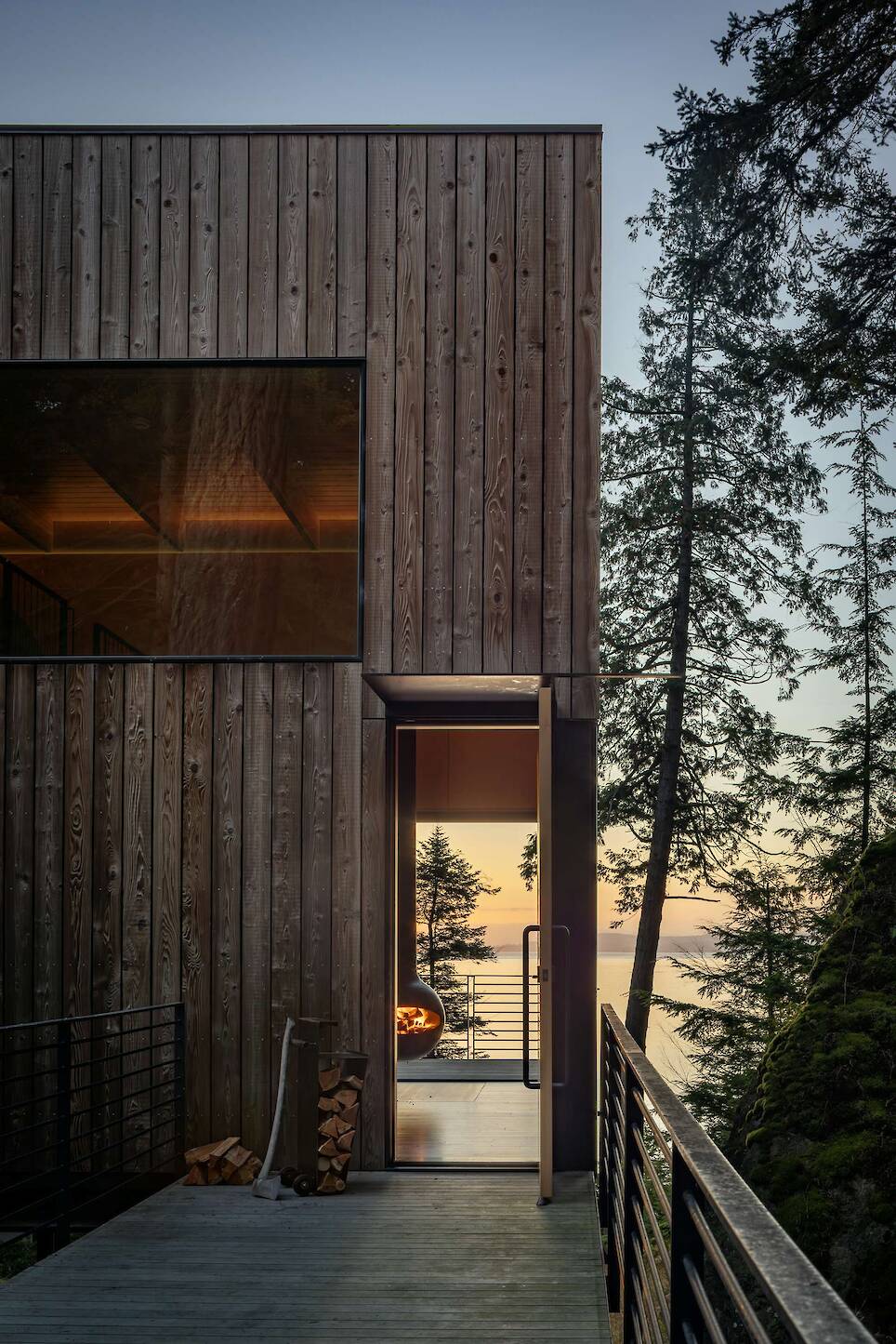 Corbusier and Thoreau Inspired This 400-Square-Foot Washington Retreat - Photo 4 of 11 -