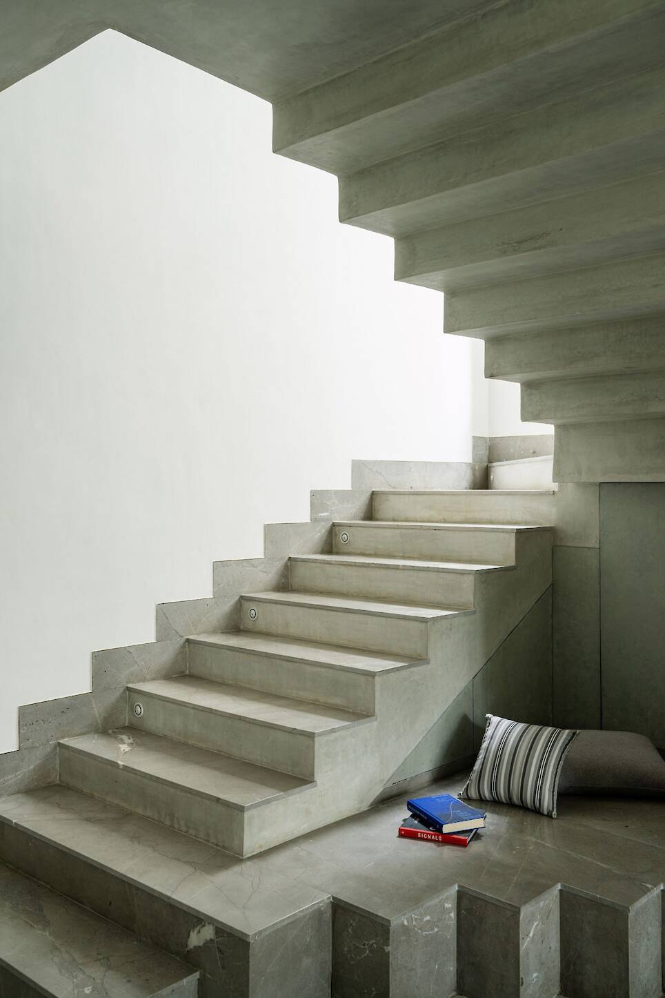 It incorporates nooks for reading