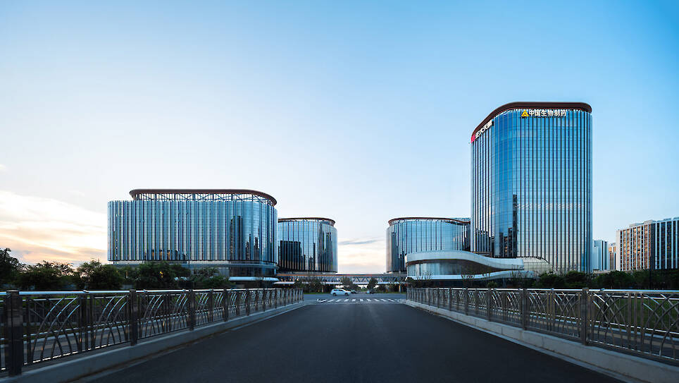 BDP designed the research campus within Hongqiao International Central Business District