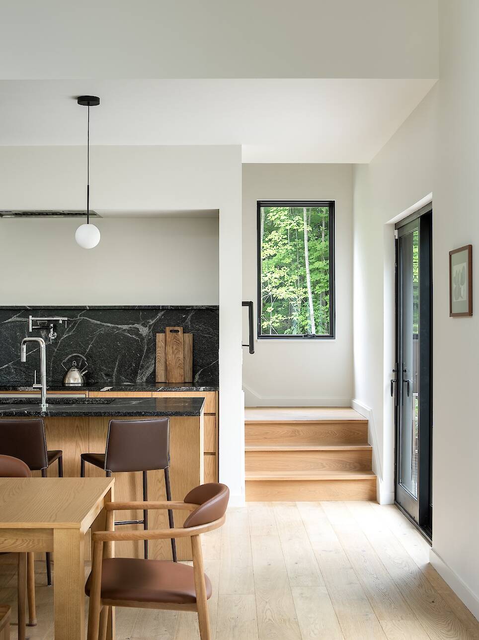 Elizabeth Herrmann Clads a Cornwall Home in Gendai Yakisugi