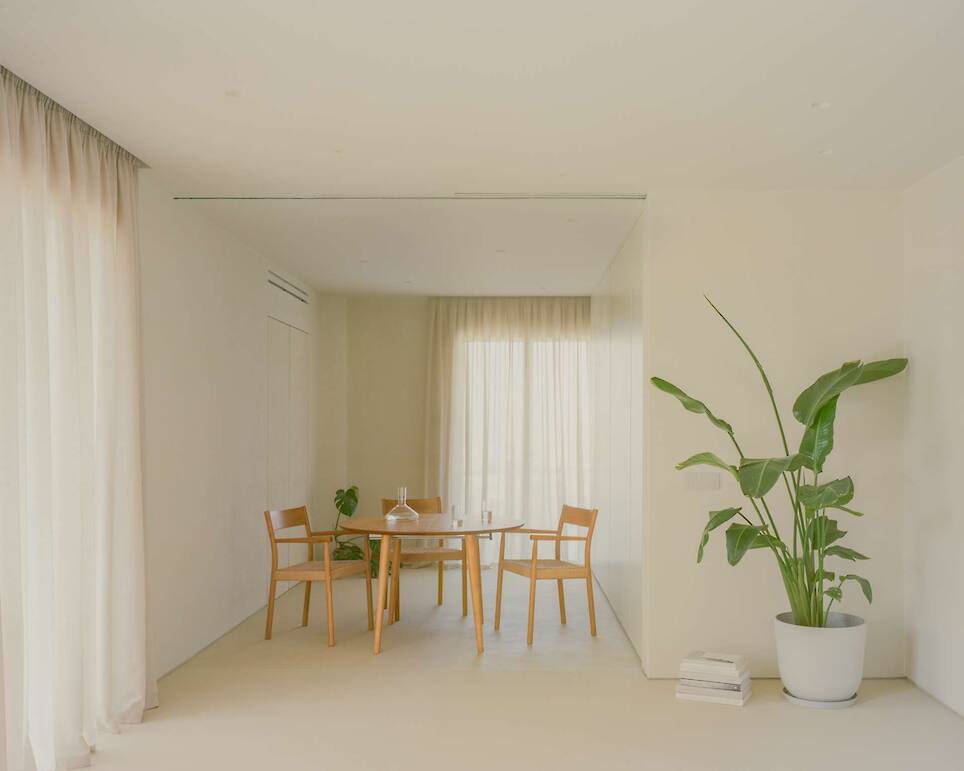 The Dining Room Is Also a Bedroom—and an Office—at This Renovated Athens Flat - Photo 6 of 15 -