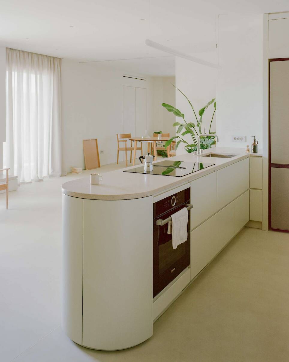 The Dining Room Is Also a Bedroom—and an Office—at This Renovated Athens Flat - Photo 5 of 15 -