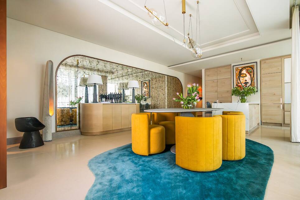 A Bahrain Bay Apartment Finds Its Rhythm in Art and Curves