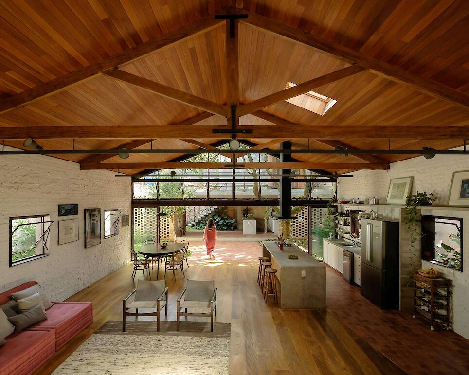 Two Straight-Forward Changes Make This Family Home in Brazil Exceptionally Airy - Photo 6 of 17 -