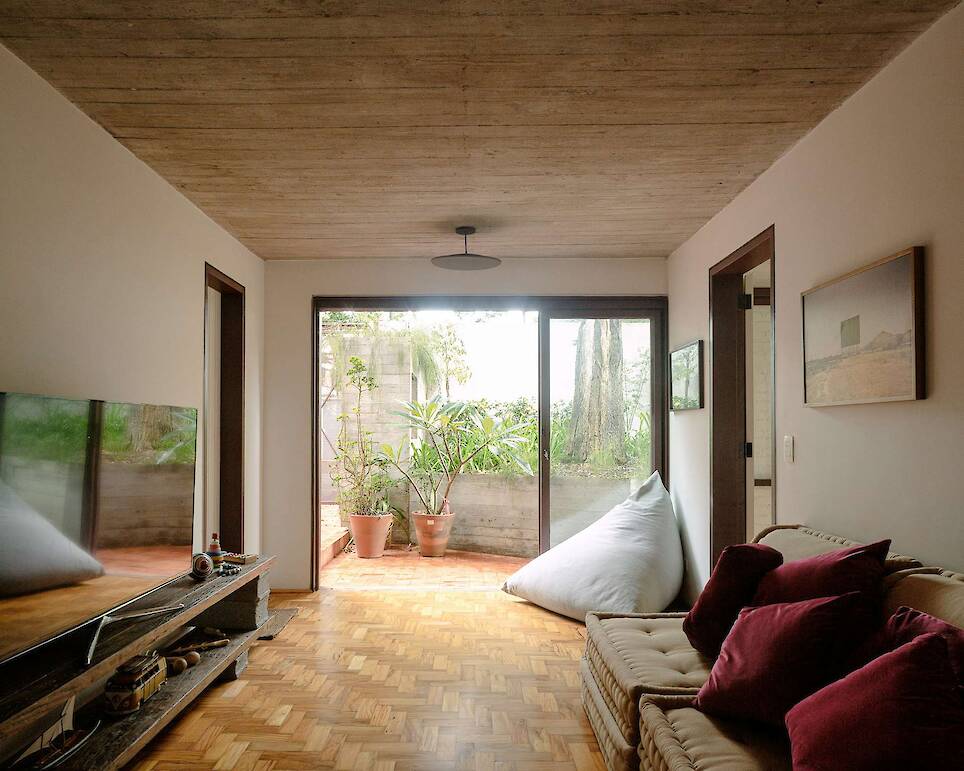 Two Straight-Forward Changes Make This Family Home in Brazil Exceptionally Airy - Photo 14 of 17 -