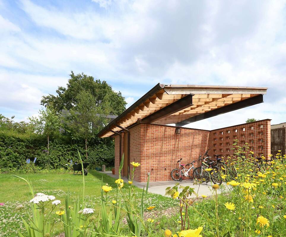 The Interior of This Brick Home in Belgium Takes an Unexpected Turn - Photo 16 of 17 -