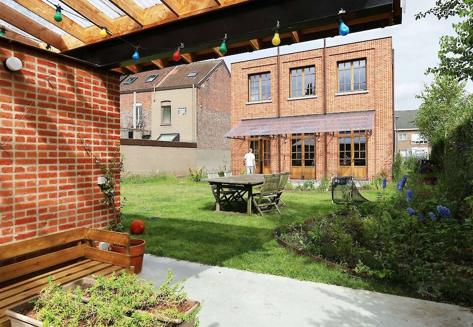 The Interior of This Brick Home in Belgium Takes an Unexpected Turn - Photo 2 of 17 -