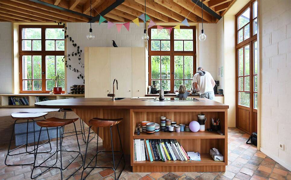 The Interior of This Brick Home in Belgium Takes an Unexpected Turn - Photo 4 of 17 -